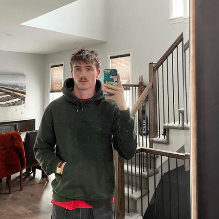 mirror selfie